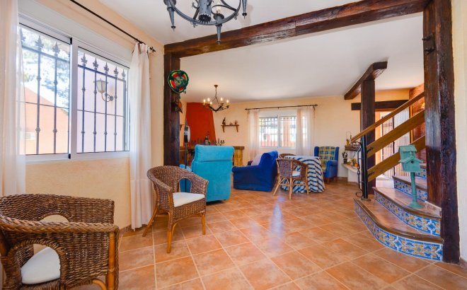Resale - Villa -
San Miguel de Salinas - Inland