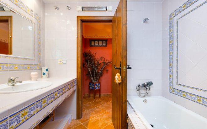 Resale - Villa -
San Miguel de Salinas - Inland