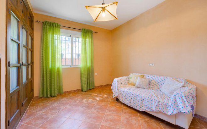 Resale - Villa -
San Miguel de Salinas - Inland