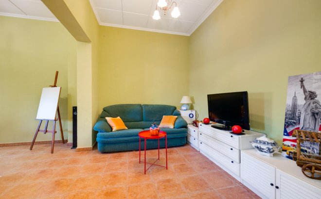 Resale - Villa -
San Miguel de Salinas - Inland