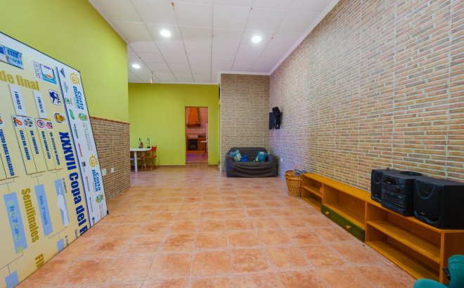 Resale - Villa -
San Miguel de Salinas - Inland