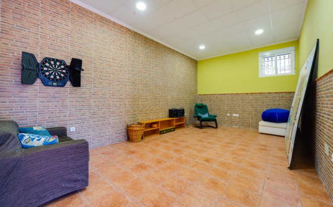 Resale - Villa -
San Miguel de Salinas - Inland