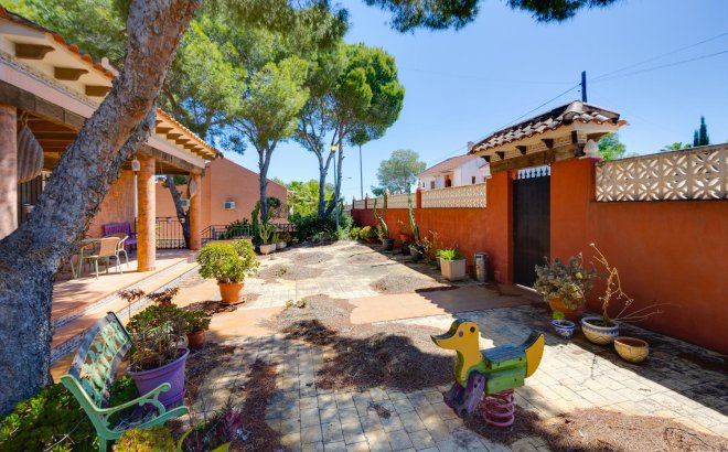 Resale - Villa -
San Miguel de Salinas - Inland