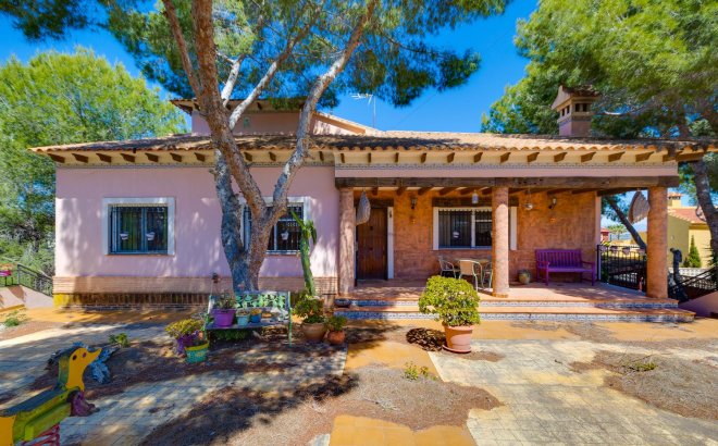 Resale - Villa -
San Miguel de Salinas - Inland