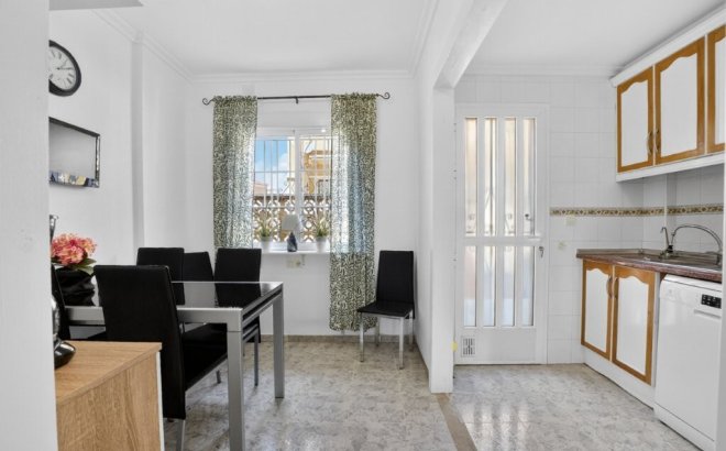 Resale - Town House -
Torrevieja - Aguas Nuevas