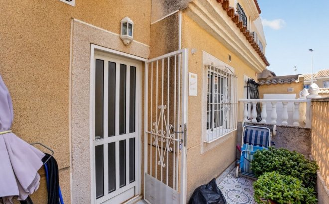Resale - Town House -
Torrevieja - Aguas Nuevas