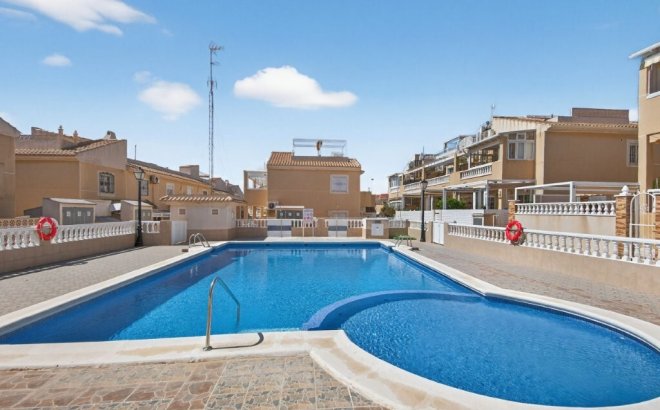 Resale - Town House -
Torrevieja - Aguas Nuevas