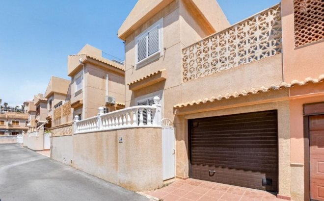 Resale - Town House -
Torrevieja - Cabo Cervera