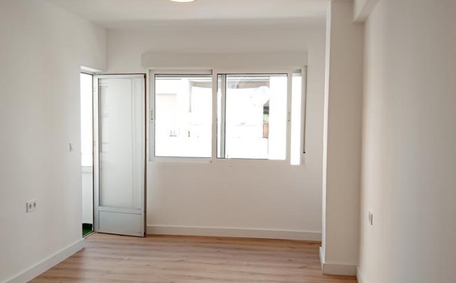 Resale - Apartment -
Torrevieja - El Molino