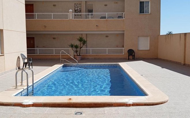 Resale - Apartment -
Los Montesinos - PUEBLO CENTRO