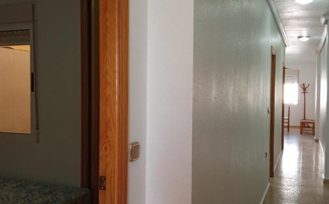 Resale - Apartment -
Los Montesinos - PUEBLO CENTRO