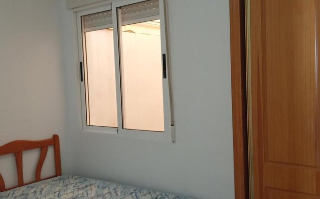 Resale - Apartment -
Los Montesinos - PUEBLO CENTRO