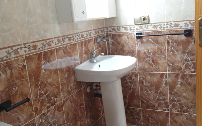 Resale - Apartment -
Los Montesinos - PUEBLO CENTRO