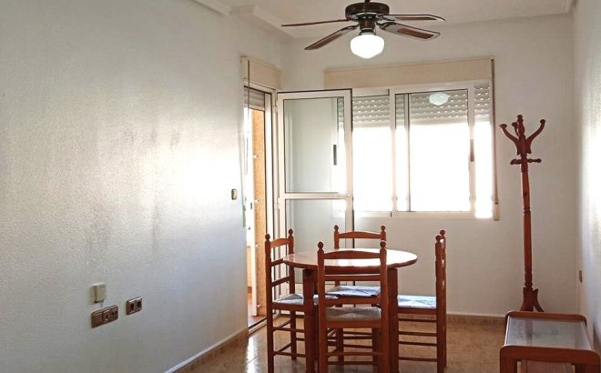 Resale - Apartment -
Los Montesinos - PUEBLO CENTRO