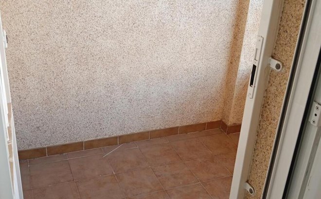 Resale - Apartment -
Los Montesinos - PUEBLO CENTRO