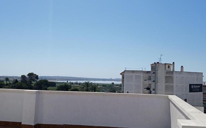 Resale - Apartment -
Los Montesinos - PUEBLO CENTRO