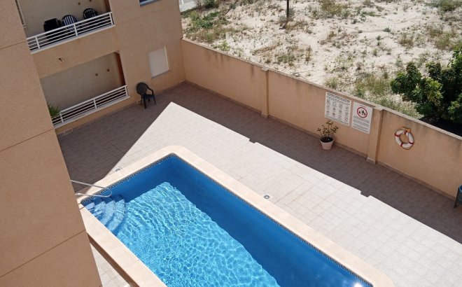 Resale - Apartment -
Los Montesinos - PUEBLO CENTRO