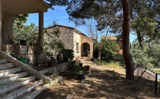 Resale - Villa -
Torrevieja - Costa Blanca