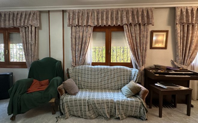 Resale - Villa -
Torrevieja - Costa Blanca