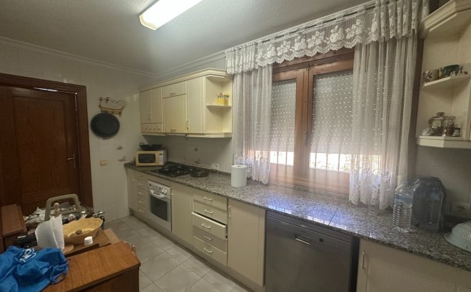 Resale - Villa -
Torrevieja - Costa Blanca