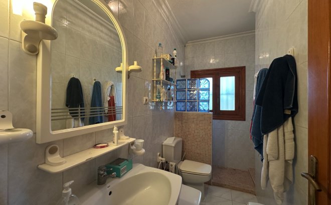 Resale - Villa -
Torrevieja - Costa Blanca