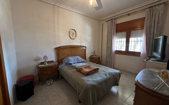 Resale - Villa -
Torrevieja - Costa Blanca