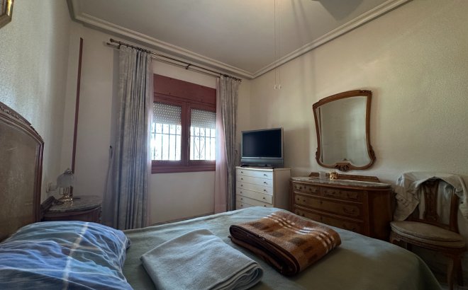 Resale - Villa -
Torrevieja - Costa Blanca