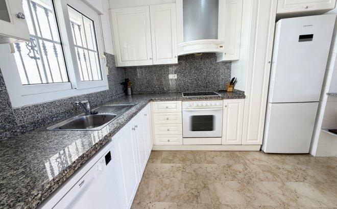 Resale - Villa -
Las Ramblas Golf - Inland