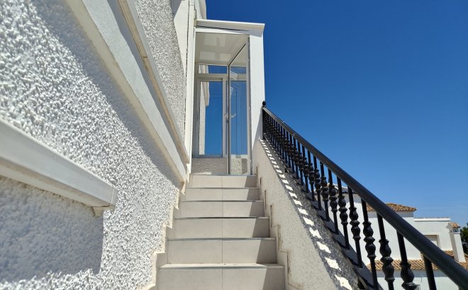 Resale - Villa -
San Miguel / Vistabella Golf - Inland