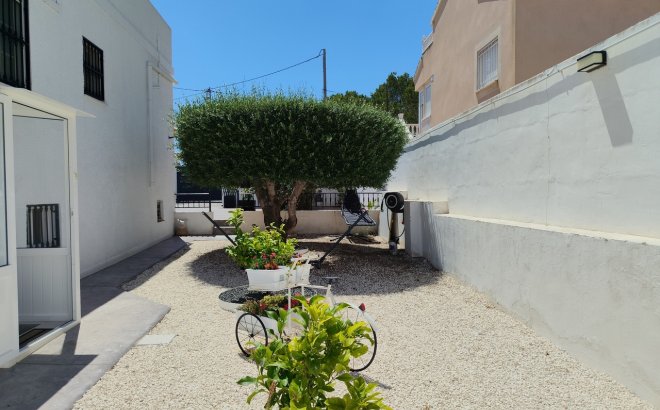 Resale - Villa -
San Miguel / Vistabella Golf - Inland