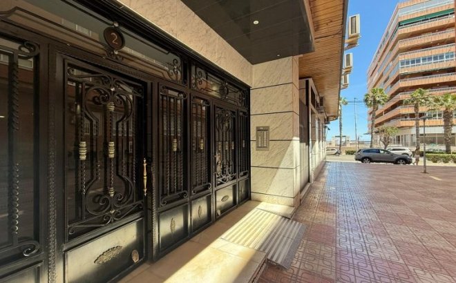 Resale - Apartment -
Torrevieja - Costa Blanca