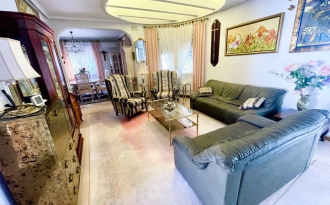 Resale - Villa -
Ciudad Quesada - Costa Blanca