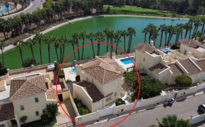 Resale - Villa -
Orihuela Costa - Costa Blanca