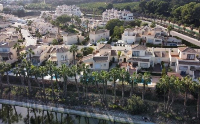 Resale - Villa -
Orihuela Costa - Costa Blanca