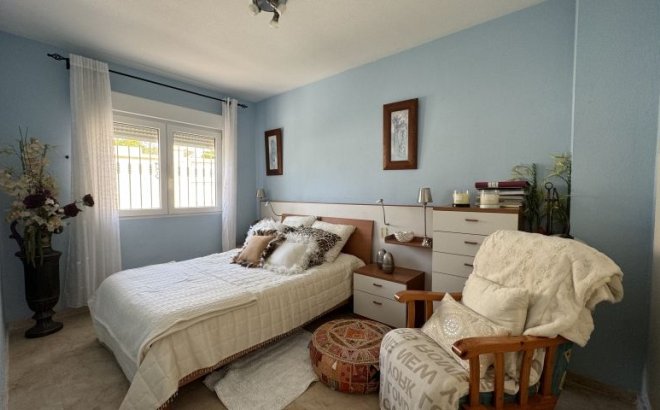 Resale - Villa -
Orihuela Costa - Costa Blanca