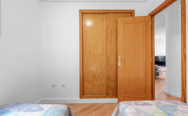 Resale - Apartment -
Torrevieja - Costa Blanca