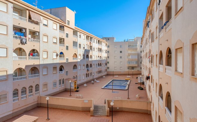 Resale - Apartment -
Torrevieja - Costa Blanca