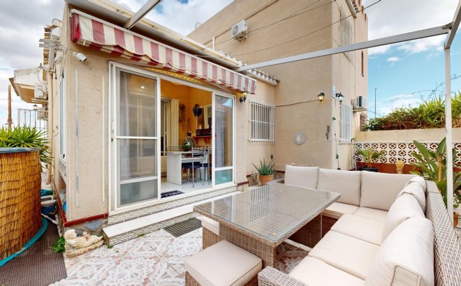 Resale - Semi Detached -
San Miguel de Salinas - 03193