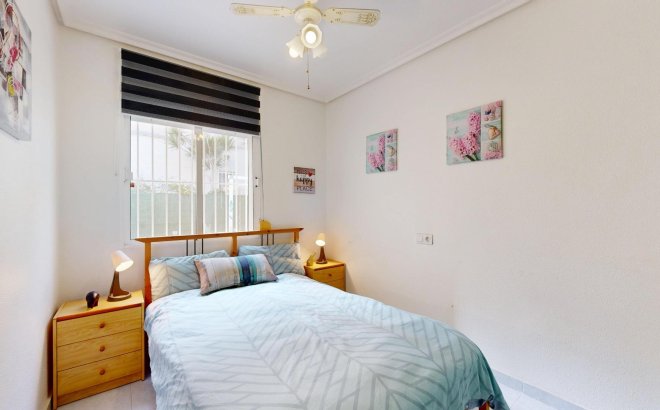 Resale - Semi Detached -
San Miguel de Salinas - 03193