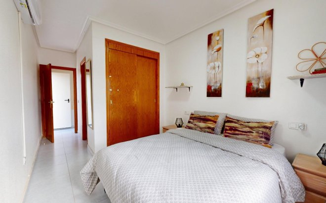 Resale - Semi Detached -
San Miguel de Salinas - 03193