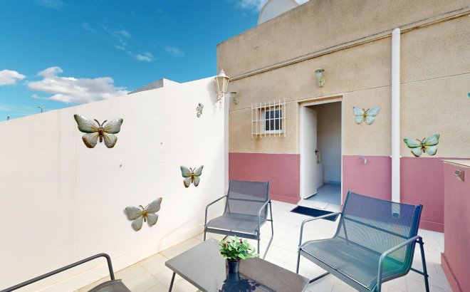 Resale - Semi Detached -
San Miguel de Salinas - 03193