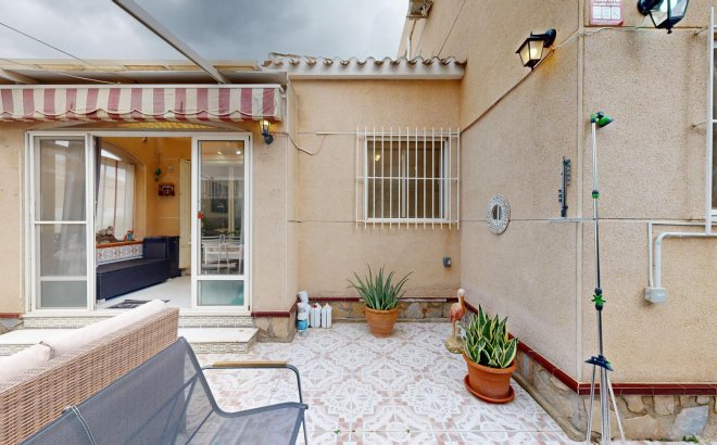 Resale - Semi Detached -
San Miguel de Salinas - 03193