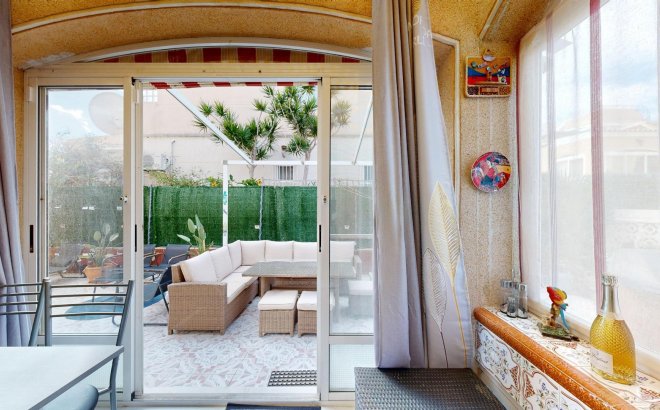 Resale - Semi Detached -
San Miguel de Salinas - 03193