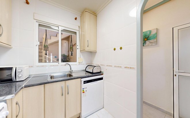 Resale - Semi Detached -
San Miguel de Salinas - 03193