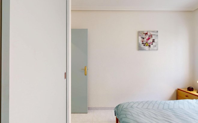 Resale - Semi Detached -
San Miguel de Salinas - 03193