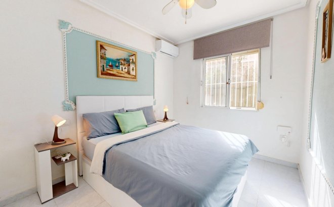 Resale - Semi Detached -
San Miguel de Salinas - 03193