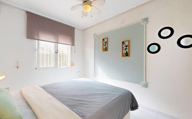 Resale - Semi Detached -
San Miguel de Salinas - 03193