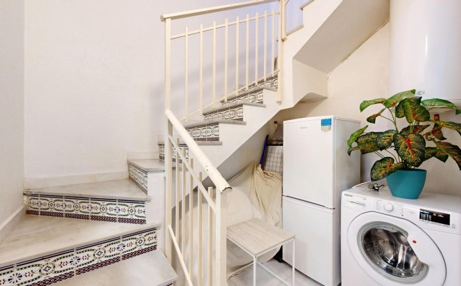 Resale - Semi Detached -
San Miguel de Salinas - 03193