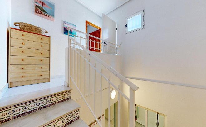 Resale - Semi Detached -
San Miguel de Salinas - 03193