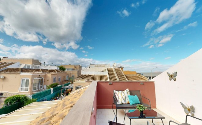 Resale - Semi Detached -
San Miguel de Salinas - 03193